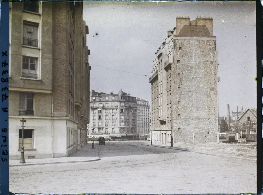 Cliché ancien d'immeubles à loyer modéré en construction à Paris, porte d'Orléans